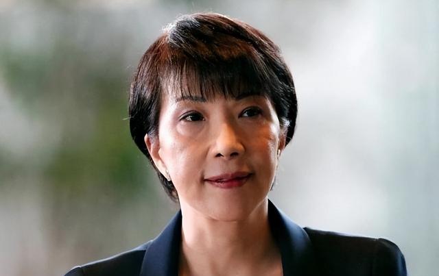 沉默一周后，高市早苗终于开口	，质问中国：为什么只针对日本？