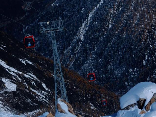 4860米云端告白指南！在达古冰川的日照金山下，说最甜的情话