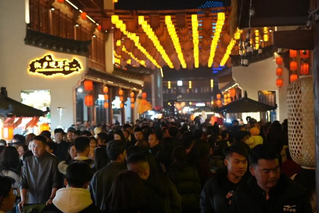 人人人我人人人……武都人气爆棚！