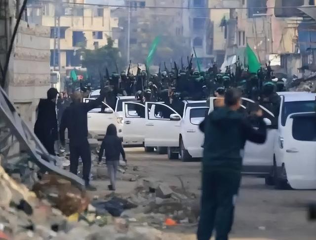 特朗普协议藏猫腻？以色列重启战火，哈马斯咋成背锅侠？