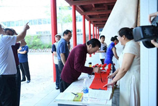 惠风滋润枝头秀 硕果金秋格外红--现代书画网携手书画名家扎根乡村
