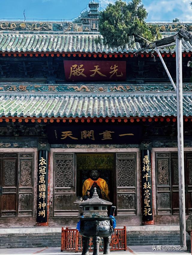 甘肃与陕西交界有座城，因一碗麻辣烫爆火，藏着令人惊叹的风景