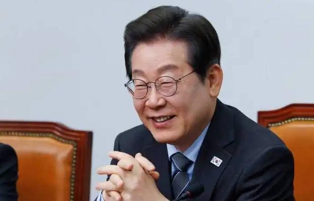 高志凯：李在明虽有犹豫但仍在向前走