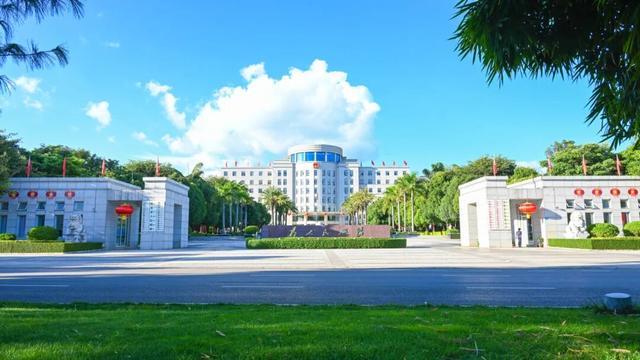 红了！弥勒国庆氛围已拉满，喜迎八方客！