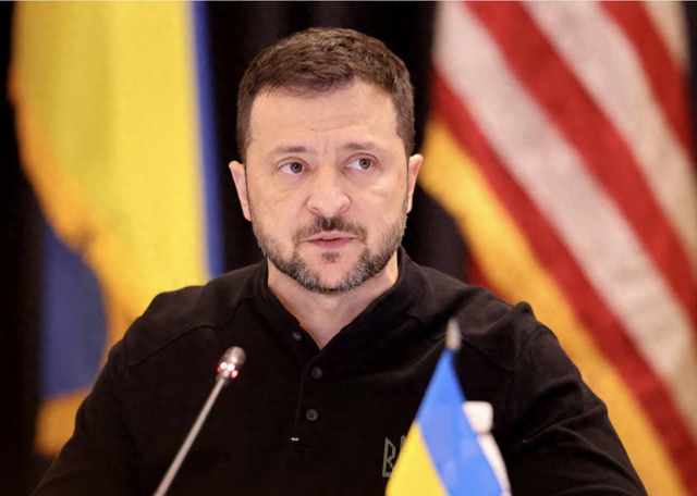 俄乌和平拆三分：泽连斯基为啥服软？美俄欧各打啥算盘？