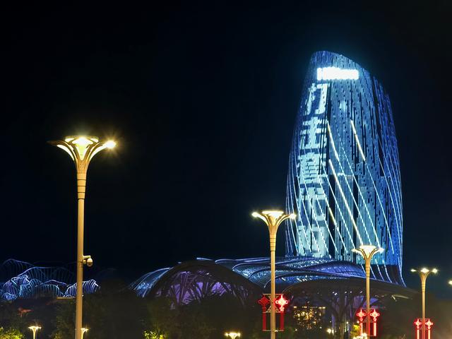 海南儋州反走私普法宣传主题灯光秀点亮海花岛夜空