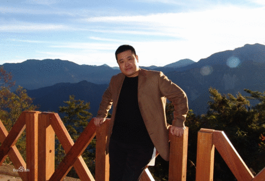 不是抄袭是借鉴？他引爆流量，被行业抵制，如何稳坐编剧界顶流？