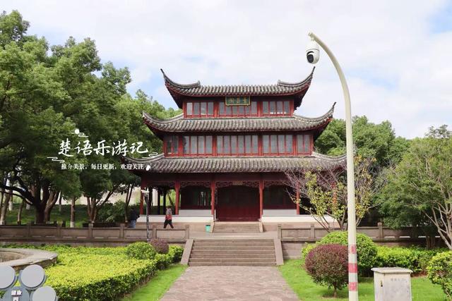 宁波镇海居然藏着一个小苏州园林，绿树掩映着亭台楼阁，值得游玩