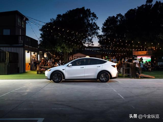 马斯克这招"苦肉计"真行？特斯拉减配降价，资本市场这次不买账了