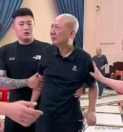 担心的事还是发生了！杨少华刚下葬不久 杨议几句话打响内斗第一枪