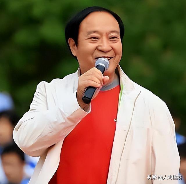 冯巩也没想到，家产尽失的牛群，如今终于找到了晚年的“依靠”