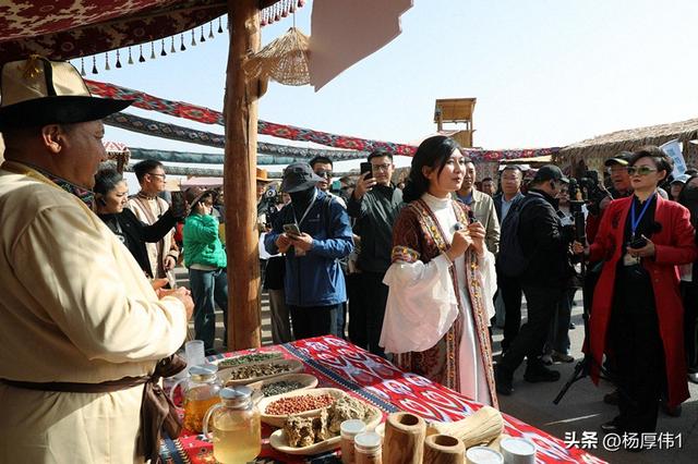 聆听千年回响·共赴沙海之约——罗布人村寨沙漠旅游节开幕仪式