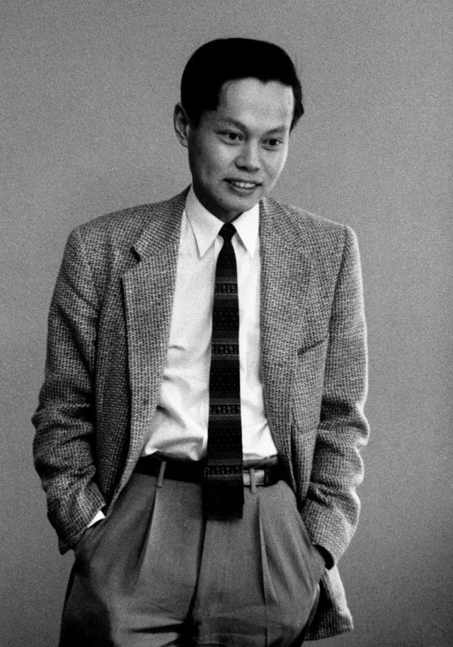 演都不演了！杨振宁去世仅7天，恶心的事情发生了，结局大快人心