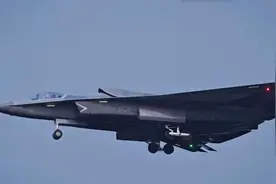 中国军工暴兵，六代机密集试飞，美军秀F-47，作战半径超千海里？图片
