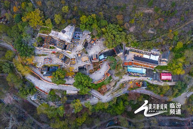 云丘山冬景醉游人