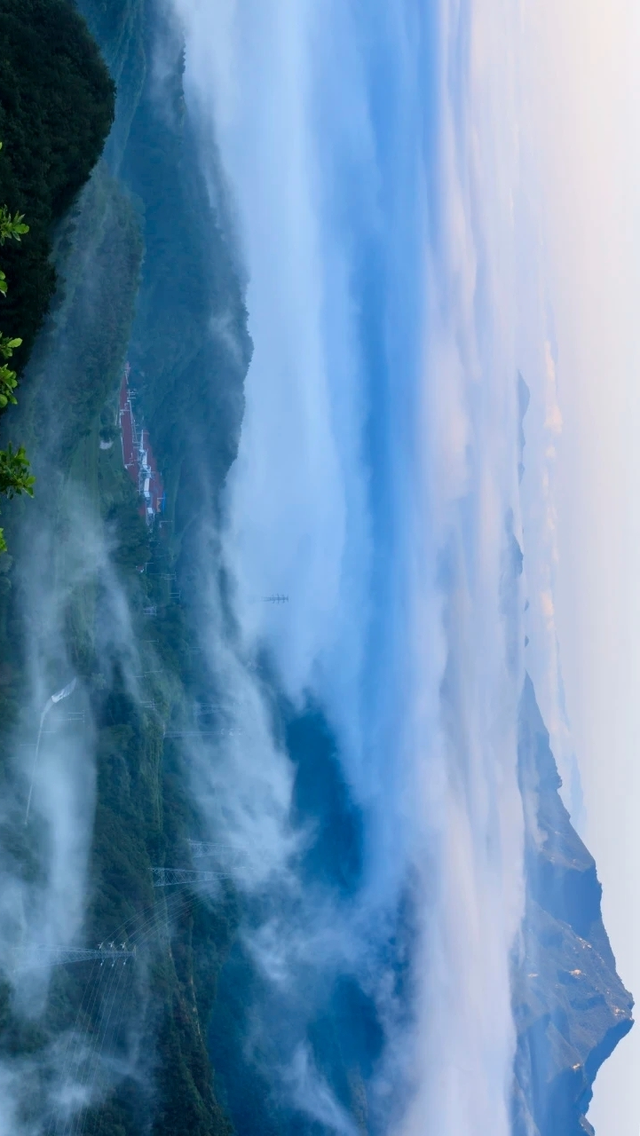 天地间的水墨长卷
