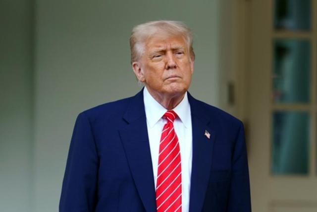 美航母驶离日本，中美刚挂断电话，高市一反常态，自卫队开始备战