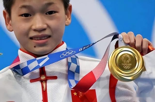 教练谈全红婵伤痛：胫骨踝关节都有伤	，身上都是肌贴，每天都很疼