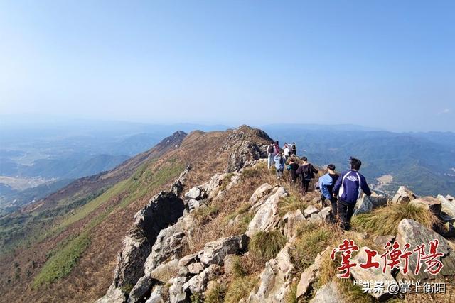 我为峰途丨大云山：山势雄浑似华山，三县风光一目中