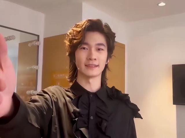 张亮儿子不服管，曝天天在国外搞大女同学肚子，女方父母正闹着！