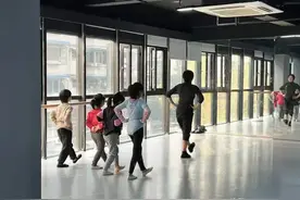 带娃勇闯“川剧圈”！成都这些地方可以学变脸、看川剧，部分经典剧门票靠抢！图片