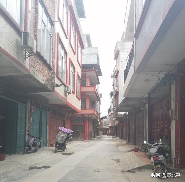 广西南宁市上林县始建于明朝洪武年间老圩，与别县同名改为明亮