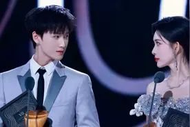 这么大尺度，确定不是真情侣？图片
