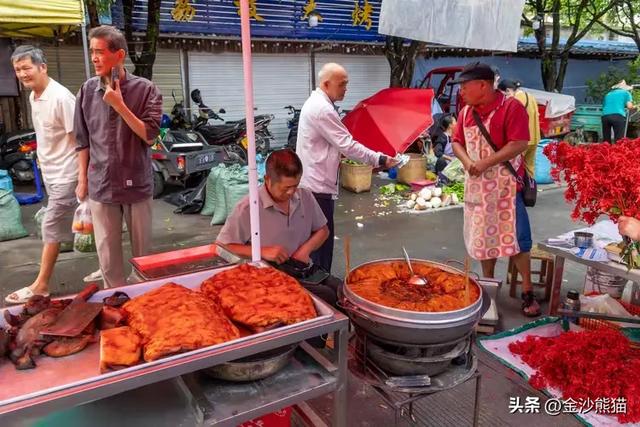 德宏芒市:一眼,醉入民族风与佛塔影