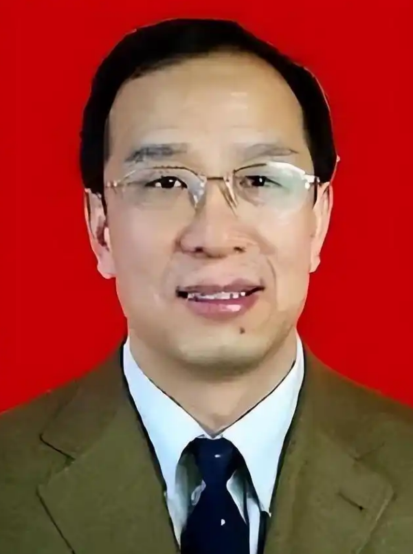 郑州一女护士被判死刑，临刑前突然喜极而泣，只因男友改判死缓