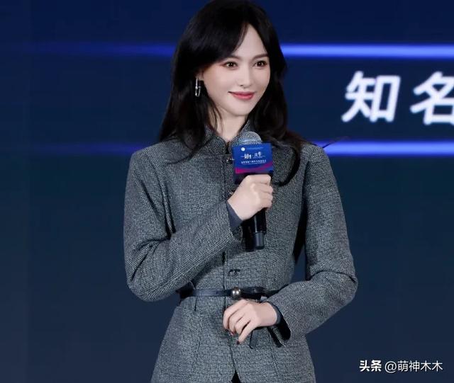 唐嫣疑现身悼念罗晋父亲，打扮严实在入口迎宾，被曝曾悄悄去探病