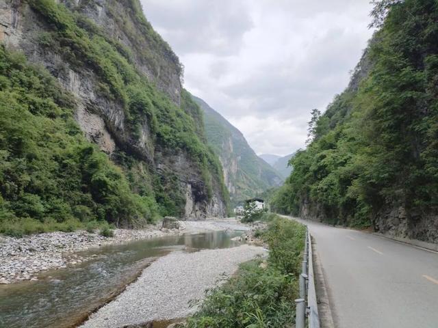 穿行巴山大峡谷，跨越川渝省界（宣汉-城口）