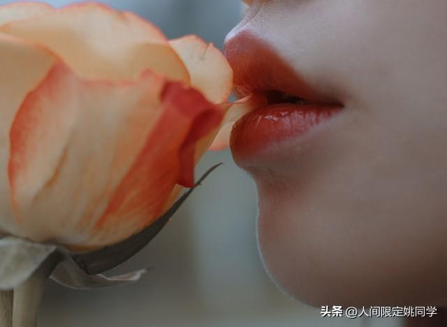 真正的爱情是，我让你动心，你让我安了心