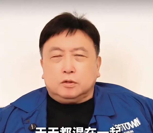 王晶爆料周慧敏：私下很能玩，身上肉和棉花一样软，曝其一大遗憾
