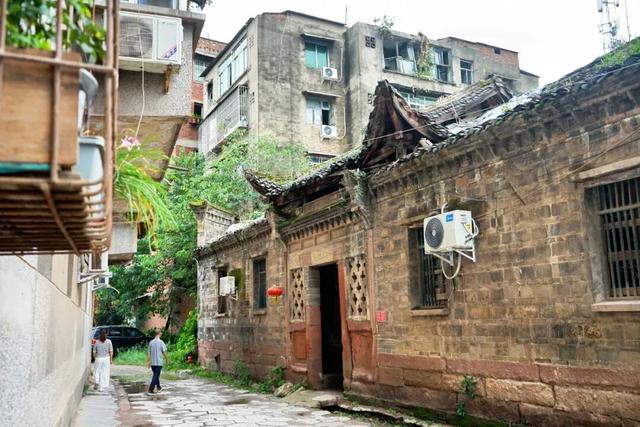 成都：打白酒下馆子，逛简阳石桥百年老街