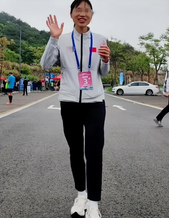 丈夫公开发声！官宣辞职才5天	，最快女护士竟走上了另一条上坡路