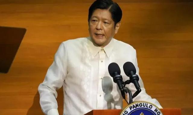 6国已派兵过南海，菲防长警告中国别出手，中方当场水炮回击