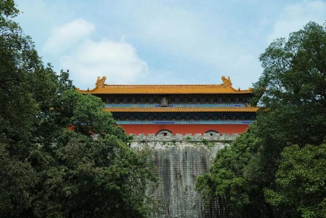 即将秋色封神的城市，总得来这里走走吧！