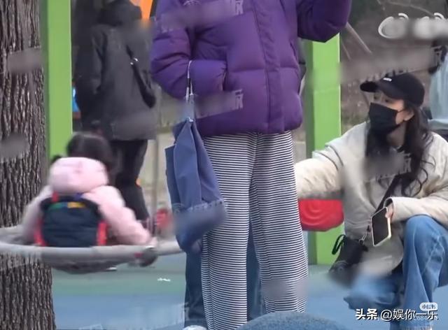 王鸥晒美照，坐实已嫁何九华！两手托着苹果，婚戒戴在中指超晃眼