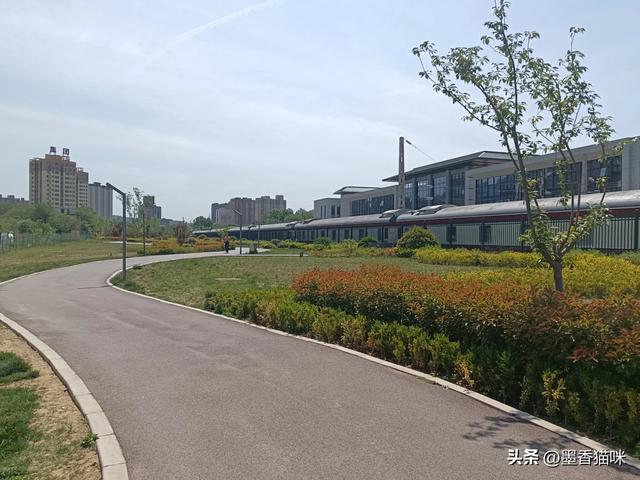 浐灞港务区半日游,顺路逛到临潼,然后坐火车回西安