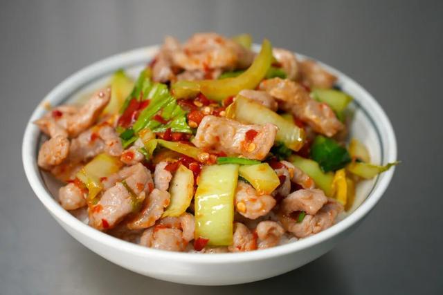 跟着赛事游遵义 │ 红花岗小巷里的宝藏小店，承包你的烟火胃！