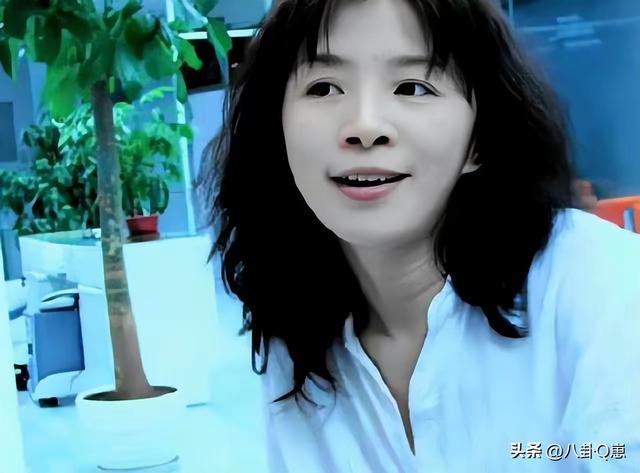 《生万物》庆功宴，江湖地位 人情世故、在杨幂身上体现得淋漓尽致
