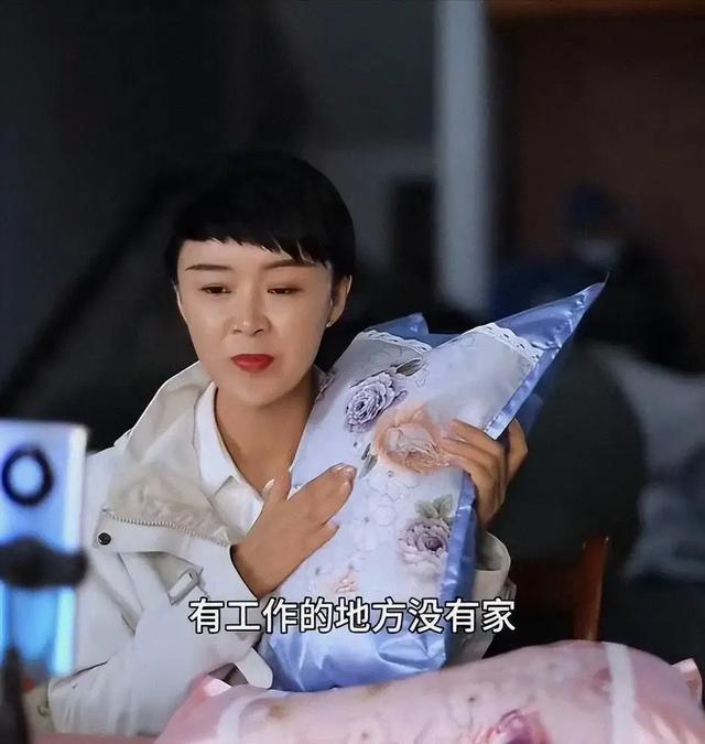 装都不装了！贺娇龙去世仅1天，恶劣的事情发生了，结局大快人心