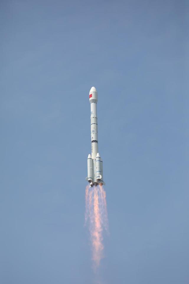 中美俄卫星定位精度差距太大，美0.1米，俄1.5米，中国北斗是多少