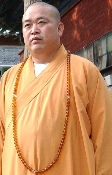 不查不知道一查吓一跳，掌控少林寺38年的释永信，私下到底有多壕