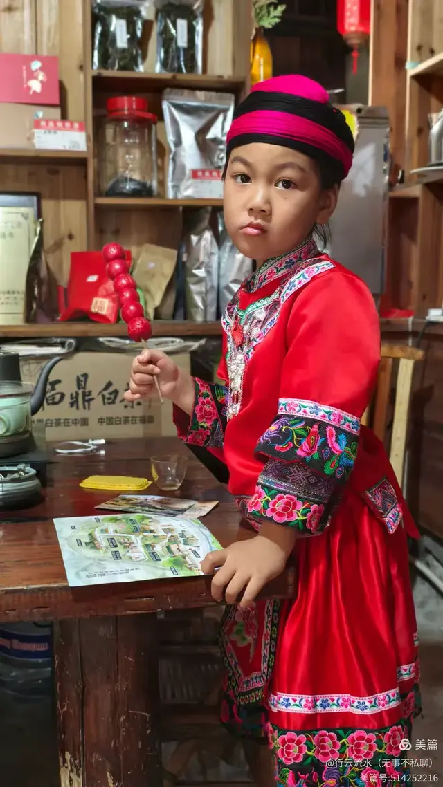 彩色旅图｜光影里的霞浦：馒头山、下尾岛，半月里的畲族小姑娘