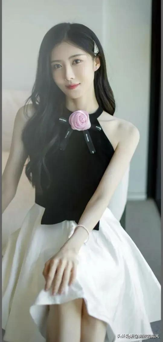 徐州第一美女？曹斐然，毕业于解放军艺术学院舞蹈系，美到穷词。