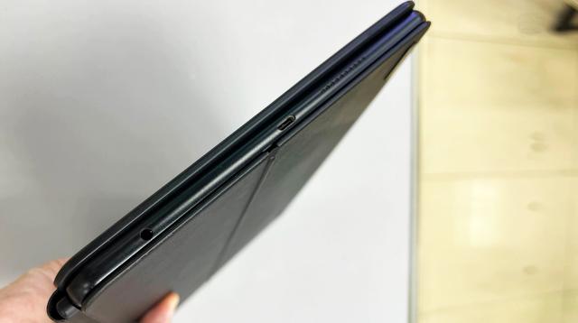 搭载骁龙芯片的国产平板电脑，亮点是2.5k超清屏，win系统流畅用