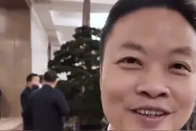 何小鹏回应新能源汽车车门不好开：因为风阻和造型，在做更好开的门把手图片