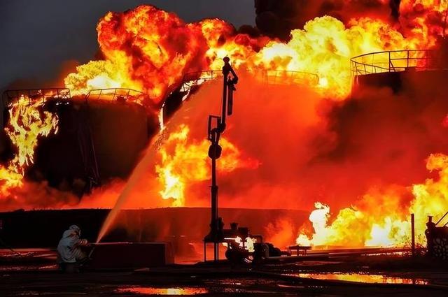 出大事了，乌导弹从天而降	，俄首都被炸？普京下令，美国态度变了