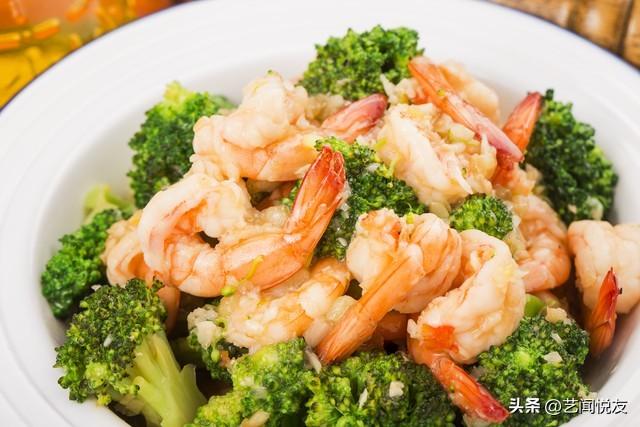 别慌！4种“天然钙片”常吃，六十岁也能健步如飞（附简单食谱）